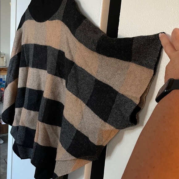 Note di Anita Women’s One Size Wool Cashmere Blend Chic Black Tan Poncho - Picture 2 of 6